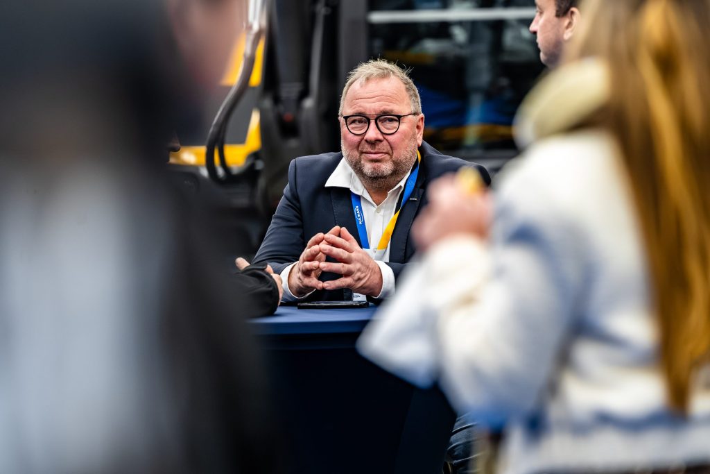 Evenementfotografie tijdens de open dagen voor het 50-jarig jubileum van Ahlmann Nederland