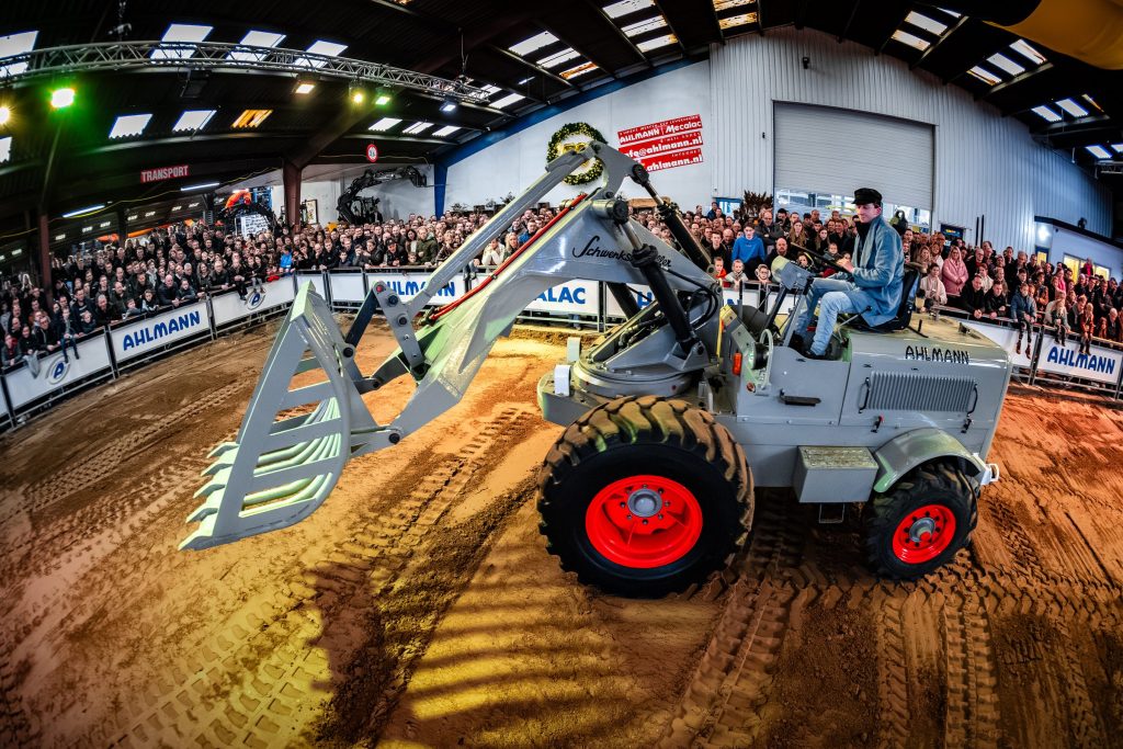 Evenementfotografie tijdens de open dagen voor het 50-jarig jubileum van Ahlmann Nederland
