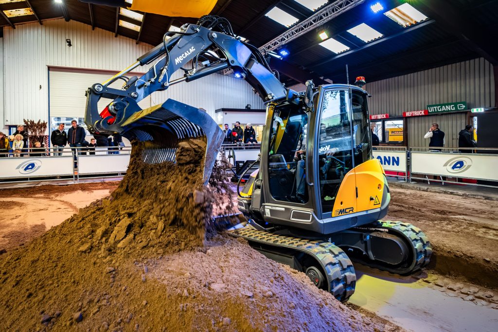 Evenementfotografie tijdens de open dagen voor het 50-jarig jubileum van Ahlmann Nederland