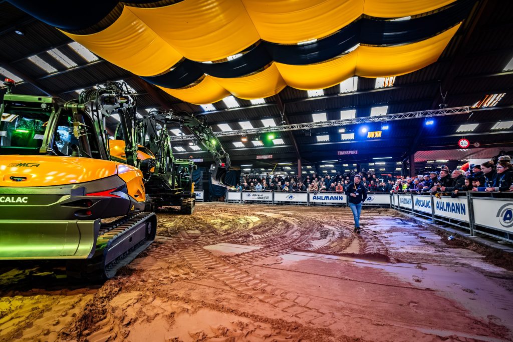 Evenementfotografie tijdens de open dagen voor het 50-jarig jubileum van Ahlmann Nederland