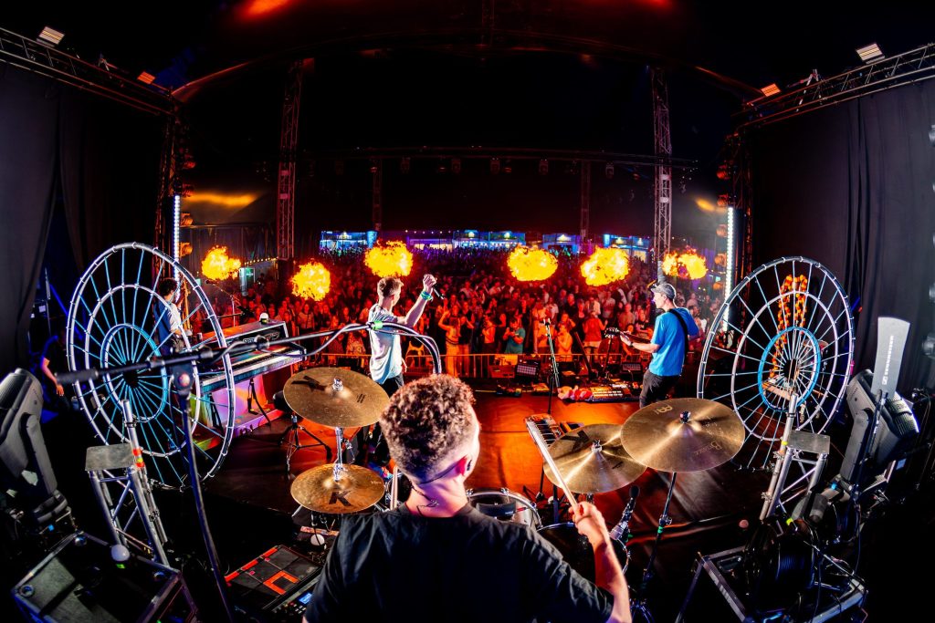 Festivalfotografie tijdens een optreden van De Vaste Clique