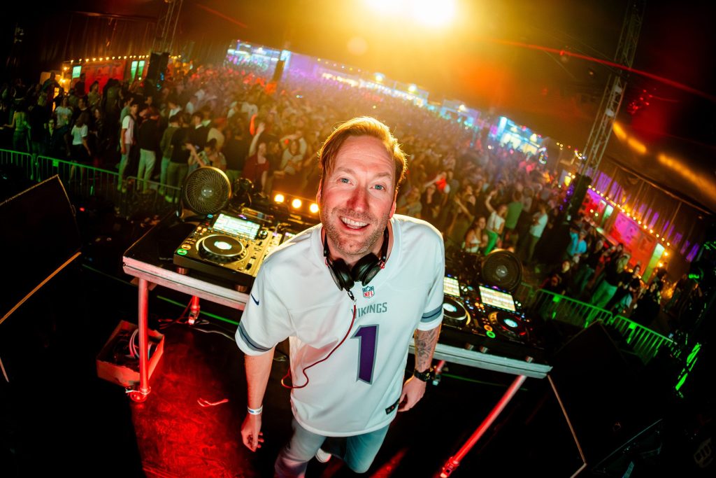 Festivalfotografie tijdens een optreden van De Vaste Clique