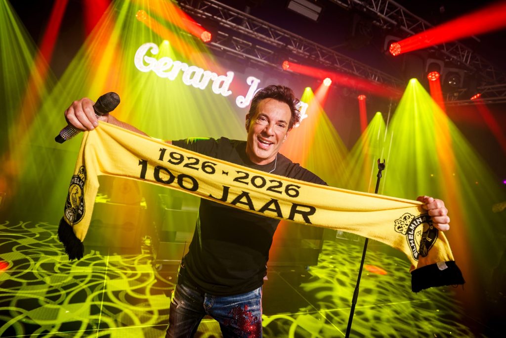 Festivalfotografie: sfeer, bezoekers en podium op een festival, gefotografeerd door Jurgen Versteeg
