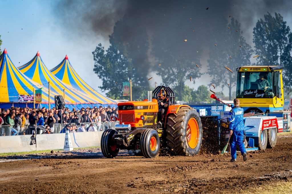 Festivalfotografie: sfeer, bezoekers en podium op een festival, gefotografeerd door Jurgen Versteeg