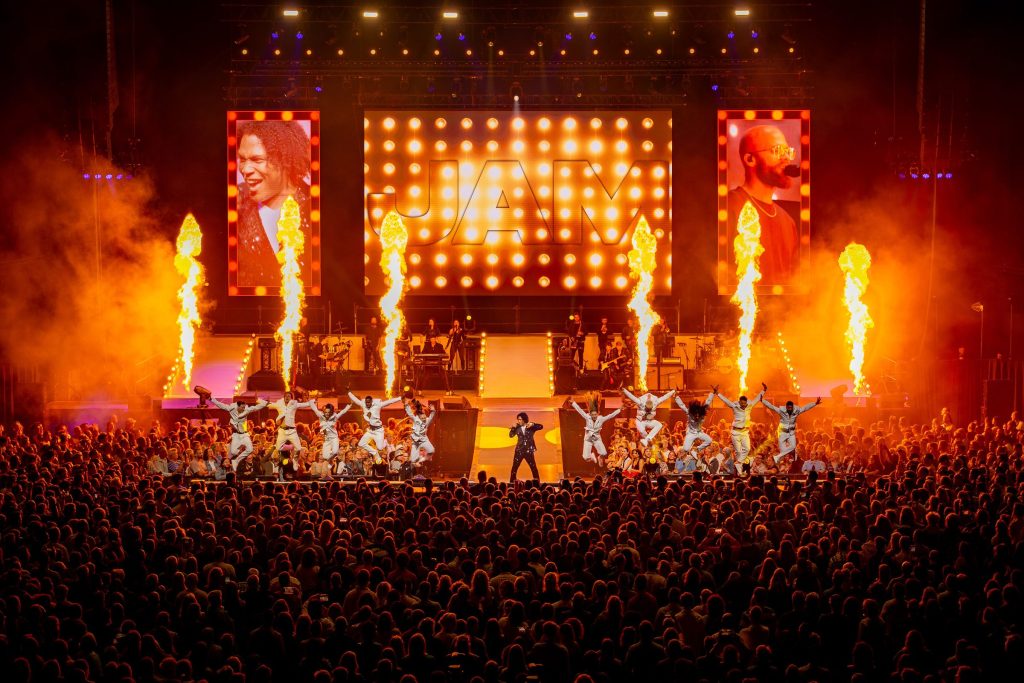Festivalfotografie: sfeer, bezoekers en podium op een festival, gefotografeerd door Jurgen Versteeg