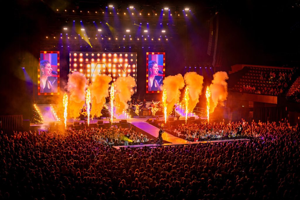 Festivalfotografie: sfeer, bezoekers en podium op een festival, gefotografeerd door Jurgen Versteeg